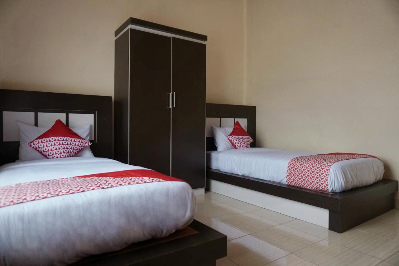 Oyo 1394 Rumaisa Homestay Syariah Пеканбару Экстерьер фото