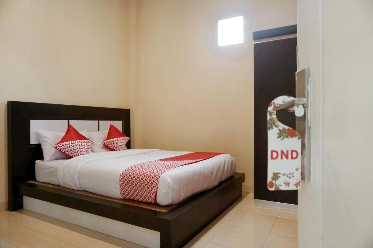 Oyo 1394 Rumaisa Homestay Syariah Пеканбару Экстерьер фото